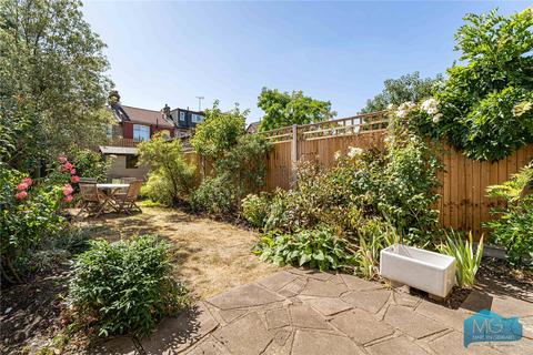 4 bedroom terraced house for sale, Evesham Road, London, N11