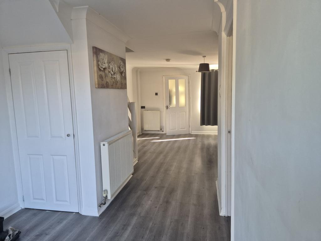 House in Bedford - View 3