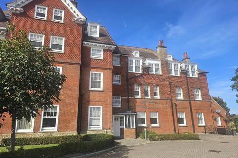 2 bedroom flat to rent, Eversley Park Folkestone