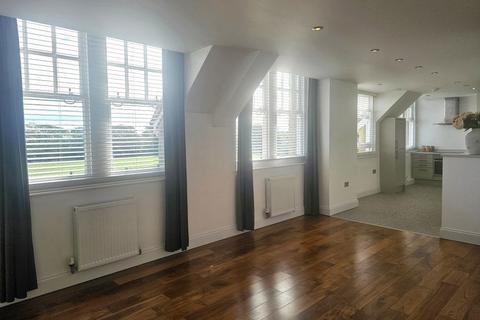 2 bedroom flat to rent, Eversley Park Folkestone