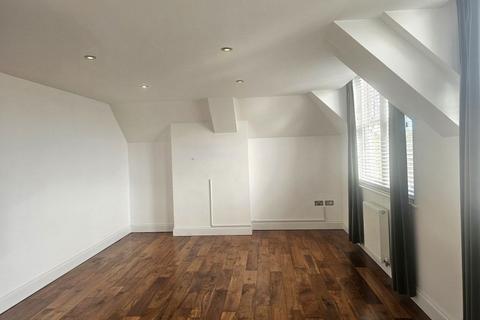 2 bedroom flat to rent, Eversley Park Folkestone