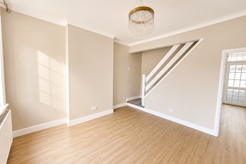 2 bedroom terraced house to rent, Spencer Street, Oadby, LE2
