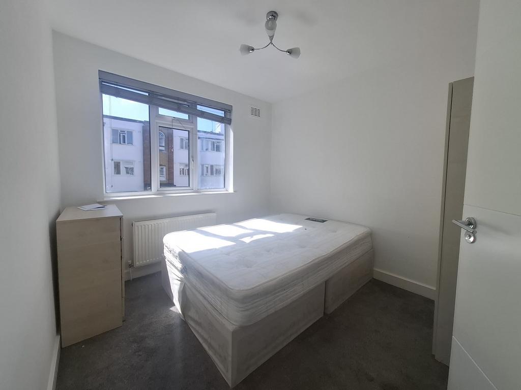 Apartment in Harrow - View 3