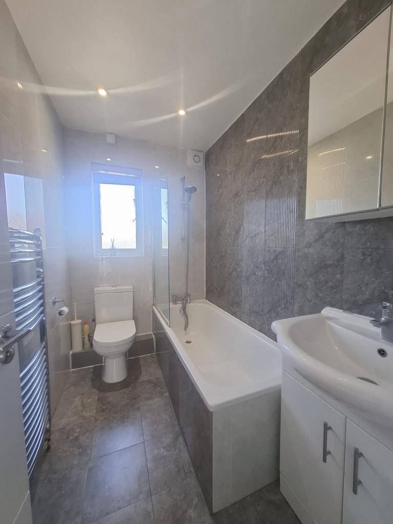 Apartment in Harrow - View 4