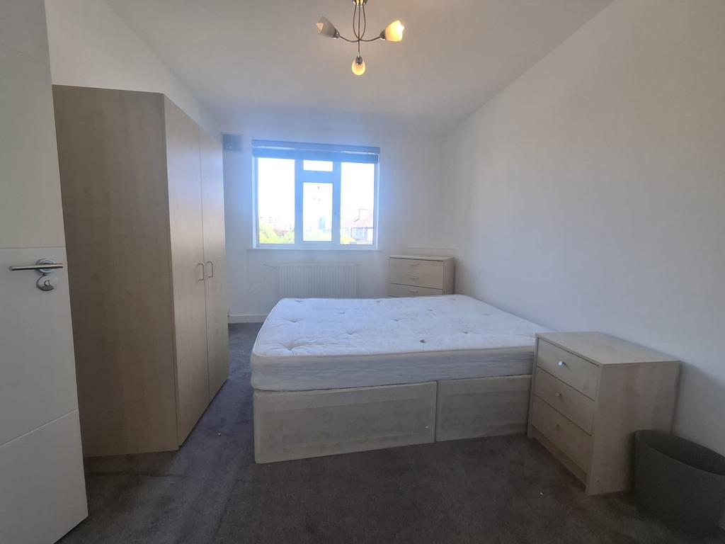 Apartment in Harrow - View 5