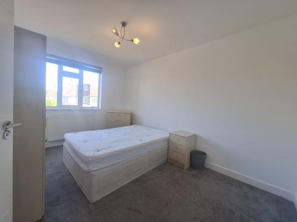 Apartment in Harrow - More