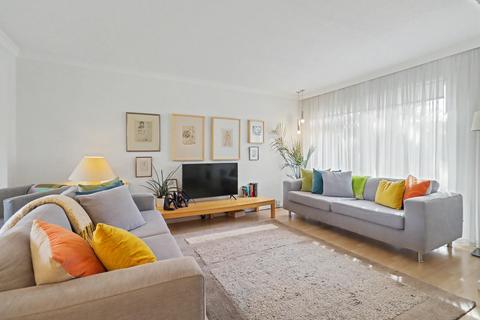 3 bedroom terraced house for sale, Buckingham Gardens, West Molesey, KT8