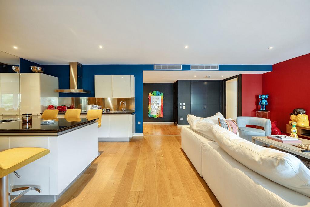 Apartment in London - View 5