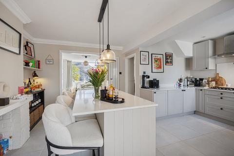 3 bedroom detached house for sale, Worplesdon Road, Guildford, Surrey, GU2