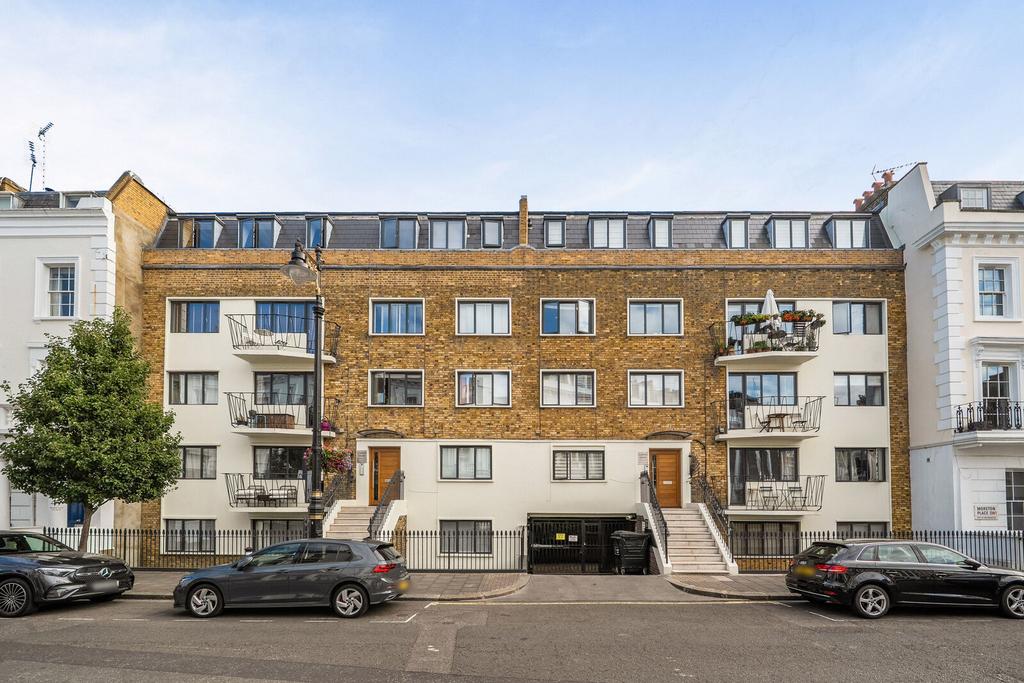 Apartment in London - View 2