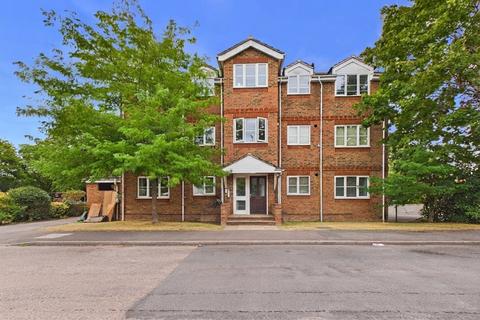 2 bed flat/apartment for rent in Sylvan Court, Sherborne Road, Farnborough, Hampshire, GU14
