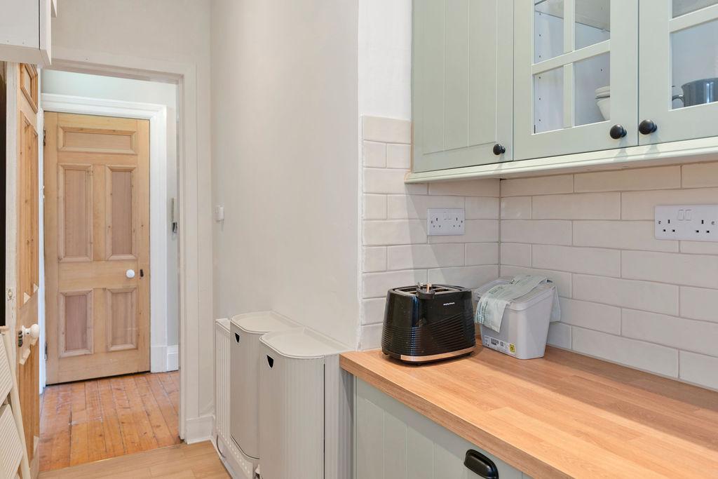Apartment in Edinburgh - View 5