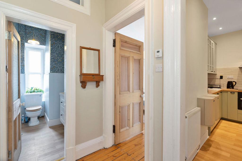 Apartment in Edinburgh - More