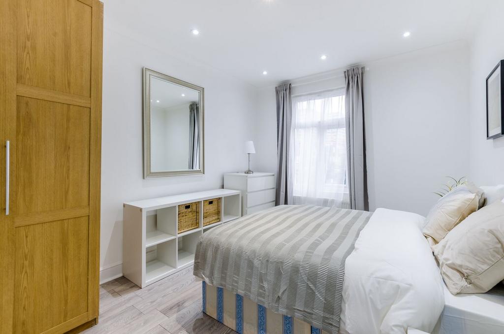 Apartment in London - View 2
