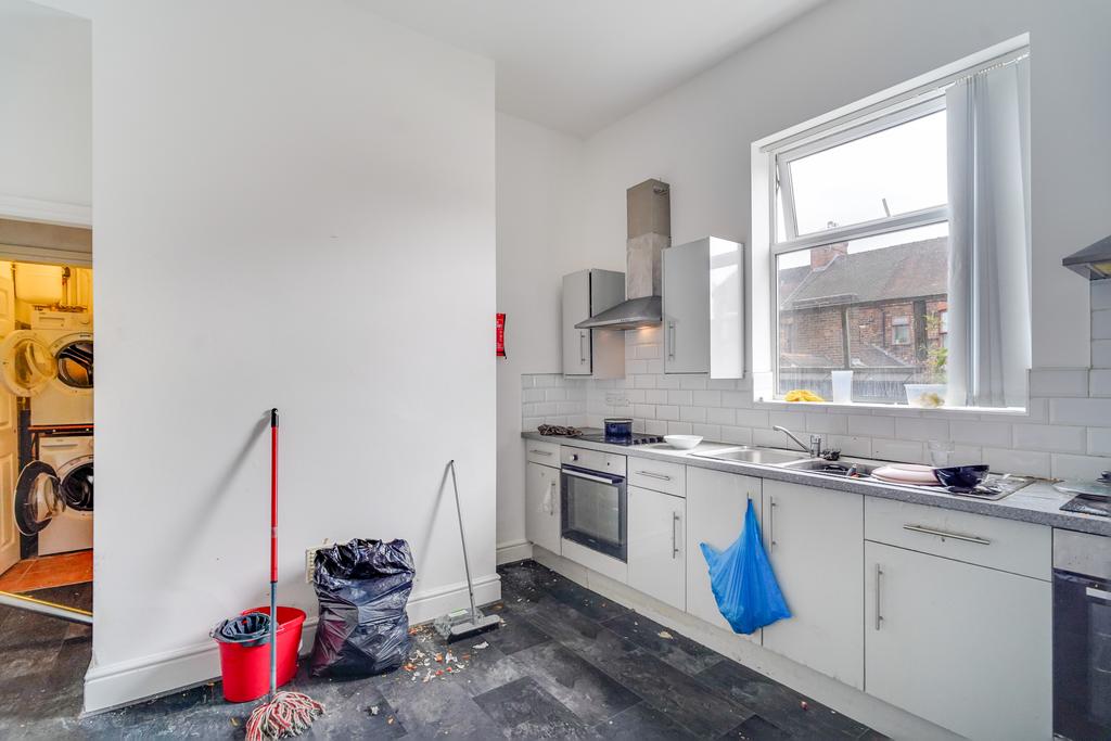 House in Stoke-on-Trent - More