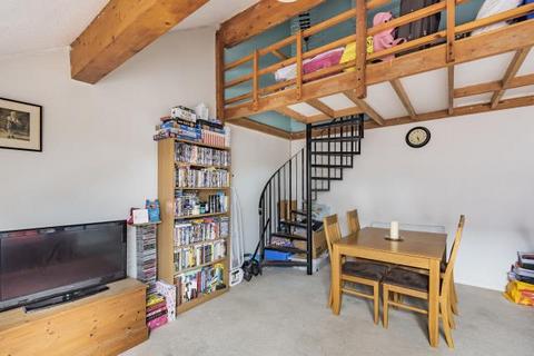 1 bedroom duplex for sale, St. Rualds Close, Wallingford
