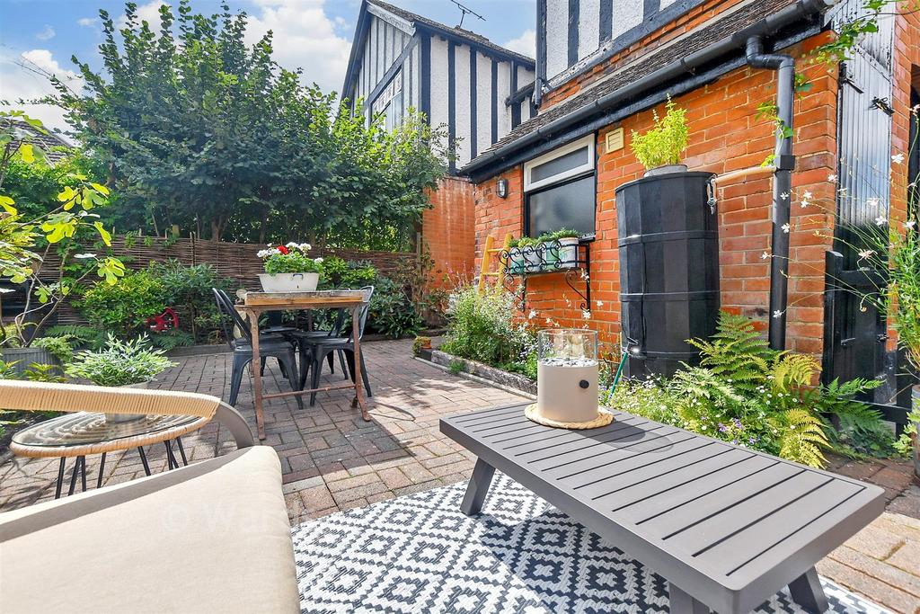 House in Ashford - View 3