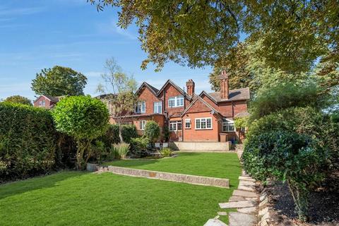 4 bedroom semi-detached house for sale, The Drive, Wallington, SM6