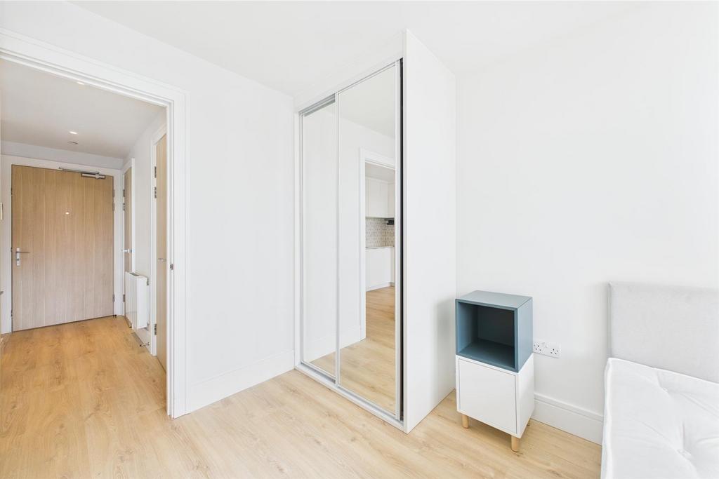 Apartment in Harrow - View 3