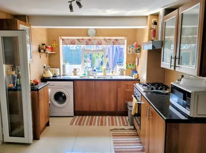 House in Croydon - View 3
