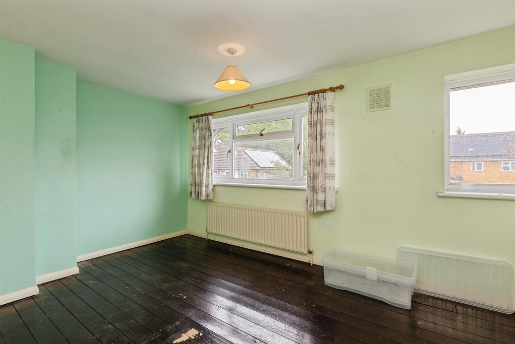 House in Aylesbury - View 2