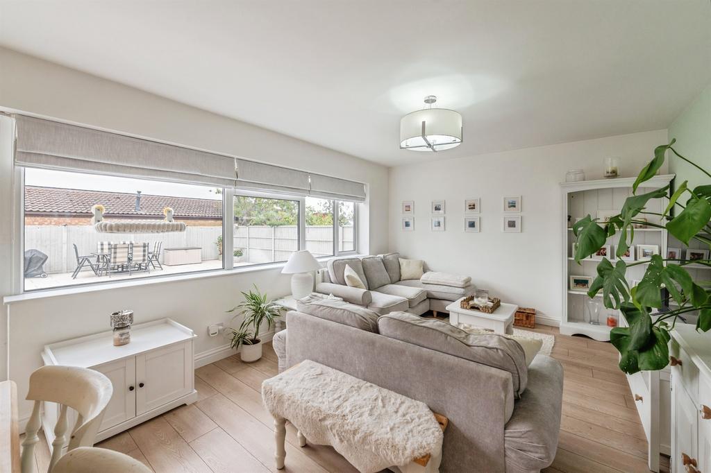 House in Benfleet - More