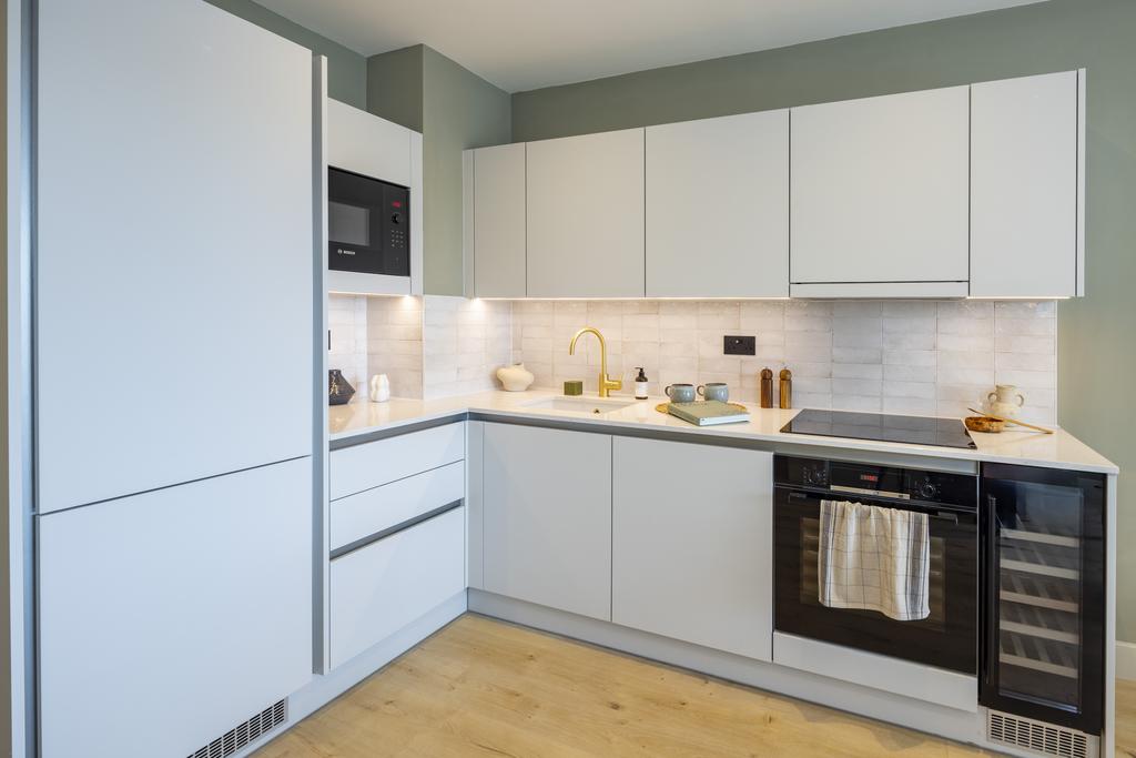 Apartment in London, Beaufort Park, Colindale - View 3