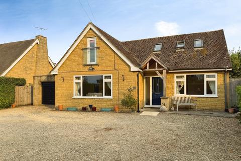 3 bedroom detached bungalow for sale, Campden Road, Shipston-On-Stour