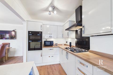 4 bedroom semi-detached house for sale, Headley Avenue, Wallington, SM6