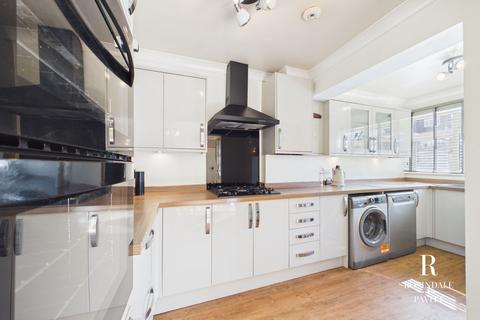 4 bedroom semi-detached house for sale, Headley Avenue, Wallington, SM6