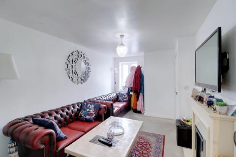 2 bedroom terraced house for sale, Belhouse Avenue, South Ockendon RM15