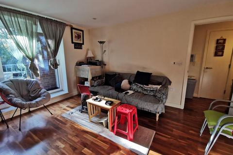 1 bedroom apartment to rent, Inwood Avenue, Hounslow