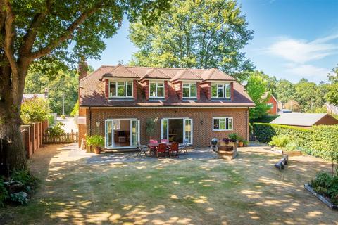 4 bedroom detached house for sale, Haslemere Road, Witley, Godalming