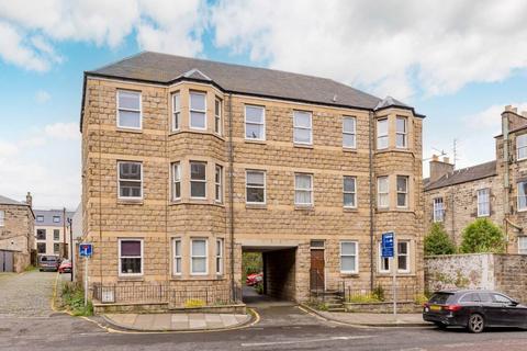 4 bedroom flat to rent, East Preston Street, Edinburgh, Midlothian, EH8