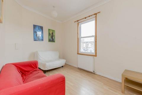 4 bedroom flat to rent, East Preston Street, Edinburgh, Midlothian, EH8