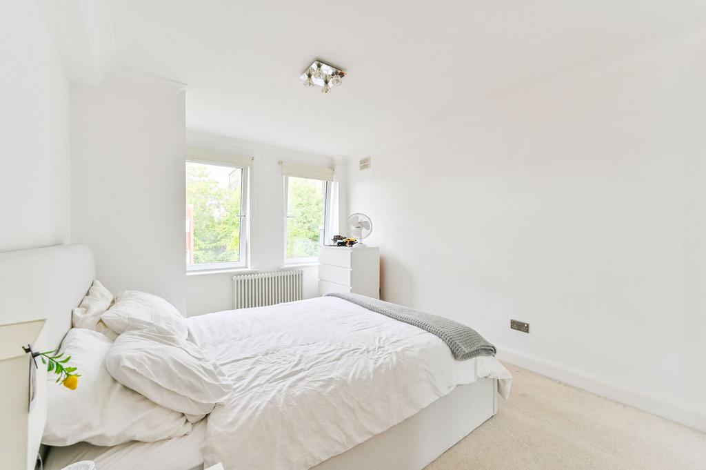 Apartment in London, St. John's Wood - More