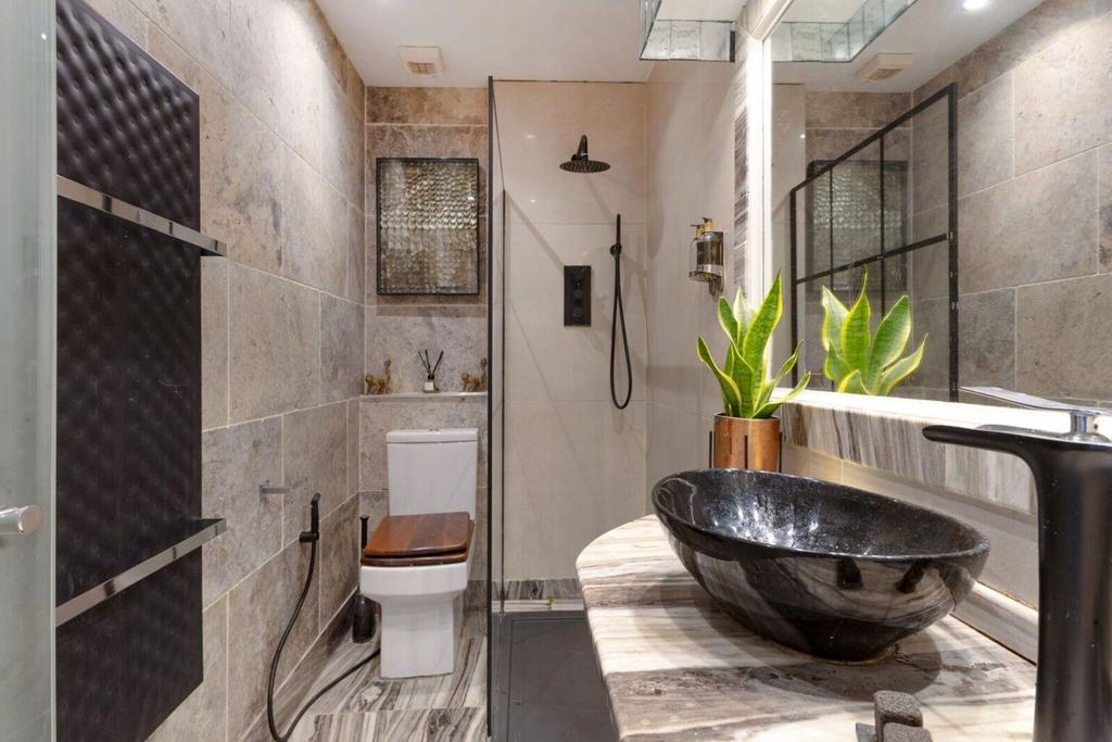 Apartment in London, Royal Borough of Kensington and Chelsea - More