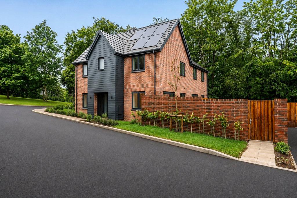 House in Thornfield Road - View 2