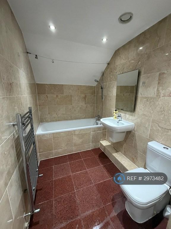 Apartment in Hounslow - More