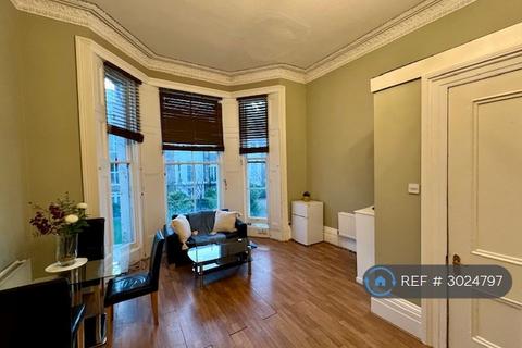 1 bedroom in a house share to rent, Holland Road, London, W14
