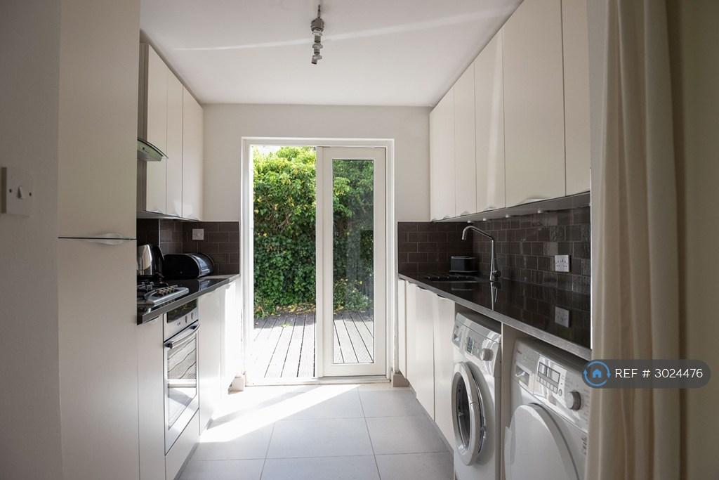 House in London - View 2