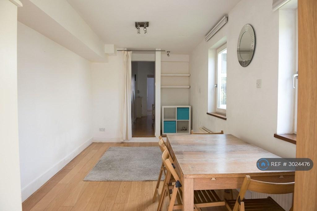 House in London - View 5