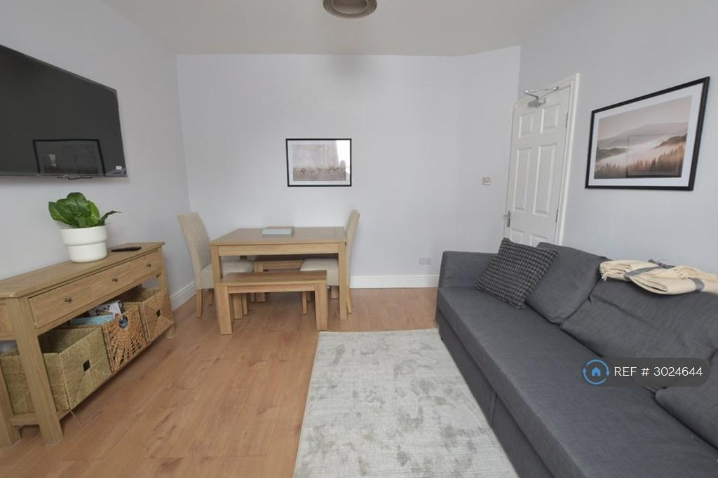 House in London - View 2