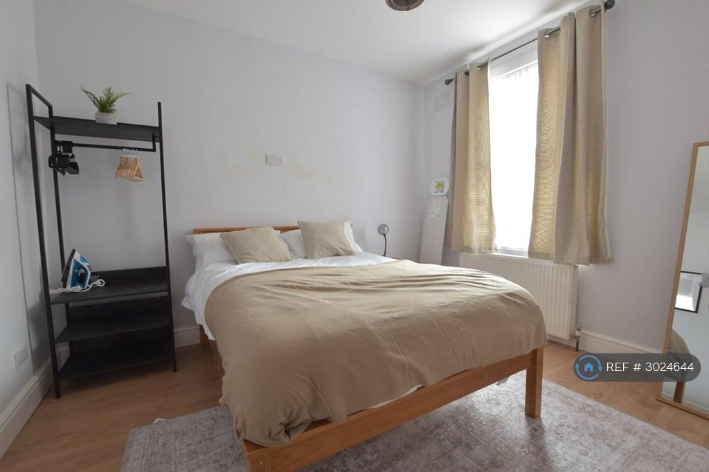 House in London - View 5
