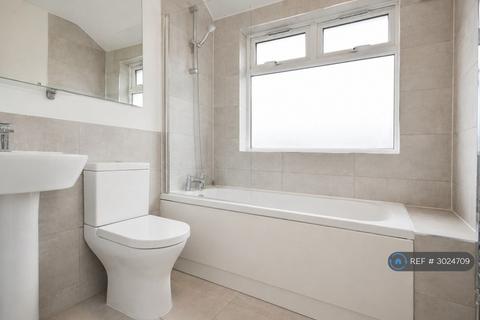 3 bedroom terraced house to rent, Hepworth Road, London, SW16