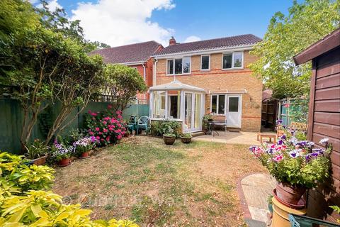 3 bedroom detached house for sale, Foxglove Walk, Worthing BN13