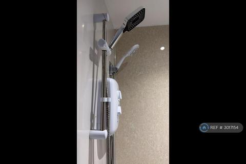 1 bedroom in a house share to rent, Wyresdale Road, Bolton, BL1