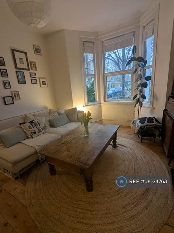 Apartment in London - View 5