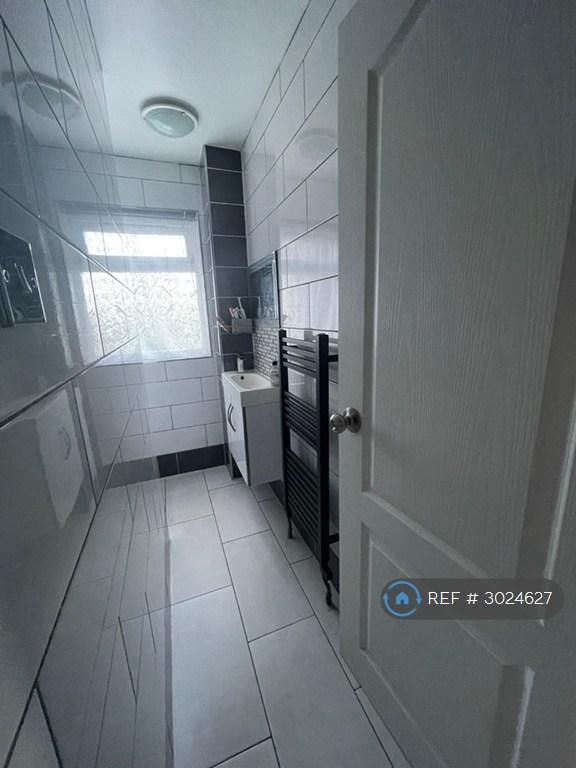 Apartment in Welling - View 3