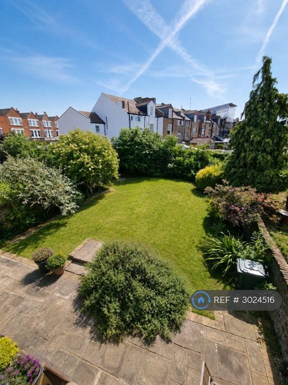 Apartment in London - View 2
